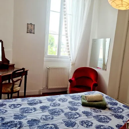 La Madeleine, Confortable Maison De Ville Avec Cour *